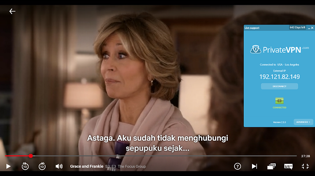 Tangkapan layar PrivateVPN yang terhubung ke server AS dengan Grace dan Frankie streaming di Netflix AS