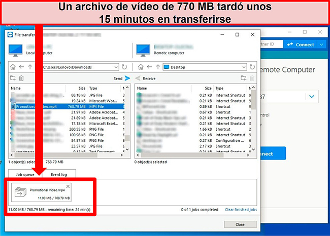 Captura de pantalla de las ventanas de transferencia de archivos de TeamViewer mientras se env&iacute;a un archivo de video de una PC a otra